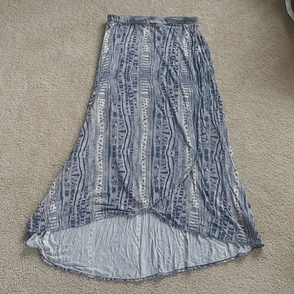 Max Studios Stretch High Low Skirt - Picture 2 of 4